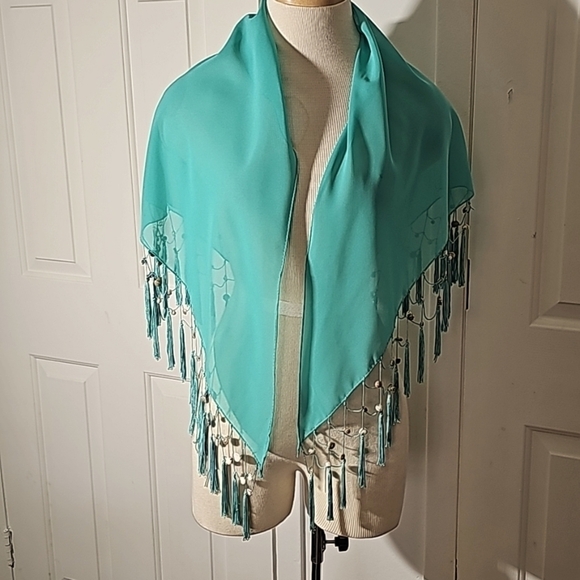 Shawl wrap, greenish blue, with lovely fringe with shells 🐚 - Picture 1 of 7